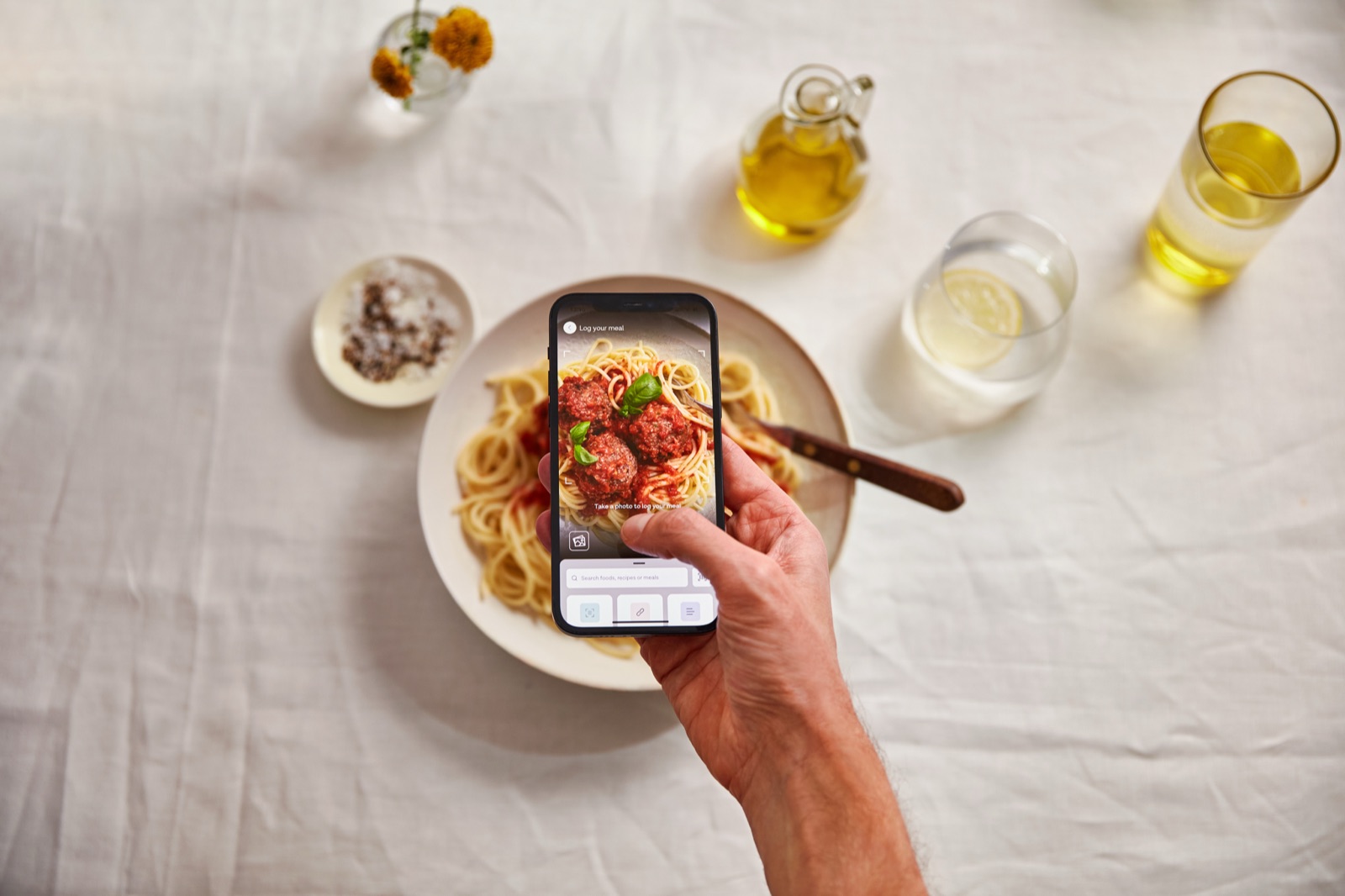 Logging a plate of spaghetti and meatballs with the ZOE app